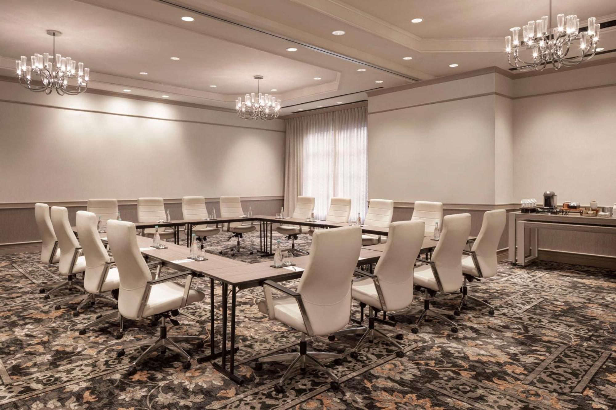 Grand Hyatt In Buckhead Hotel 4*