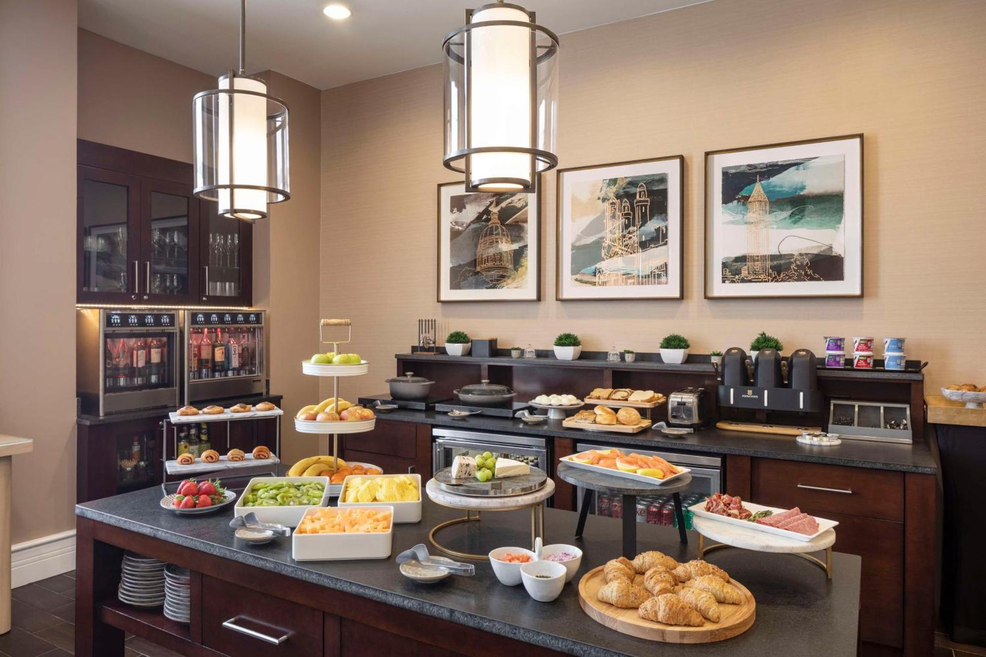 Grand Hyatt In Buckhead 4*